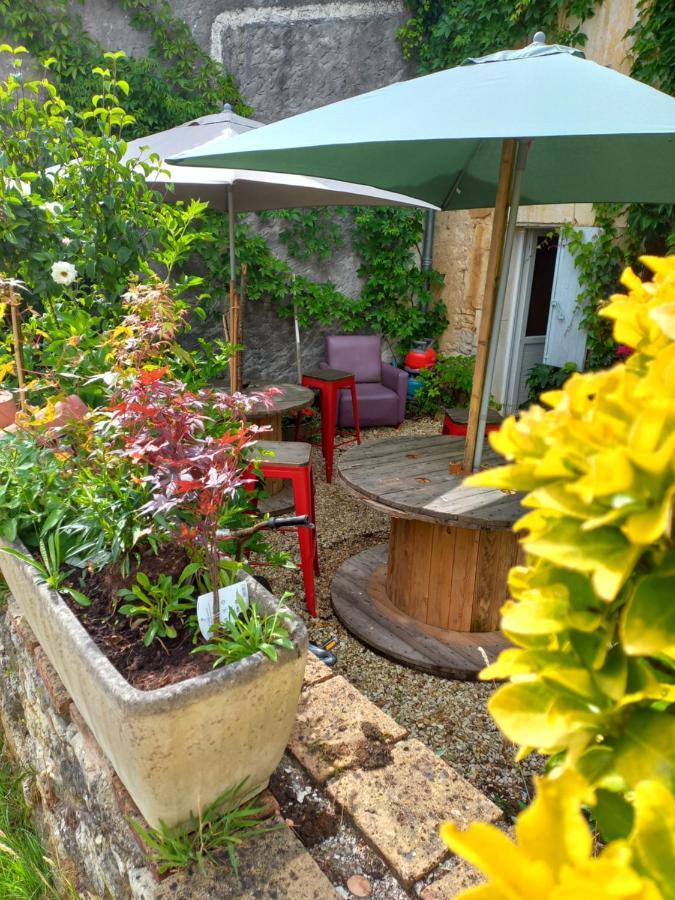 Nid Charentais Angouleme Pool Jacuzzi Ferienhaus La Poterie (Charente)