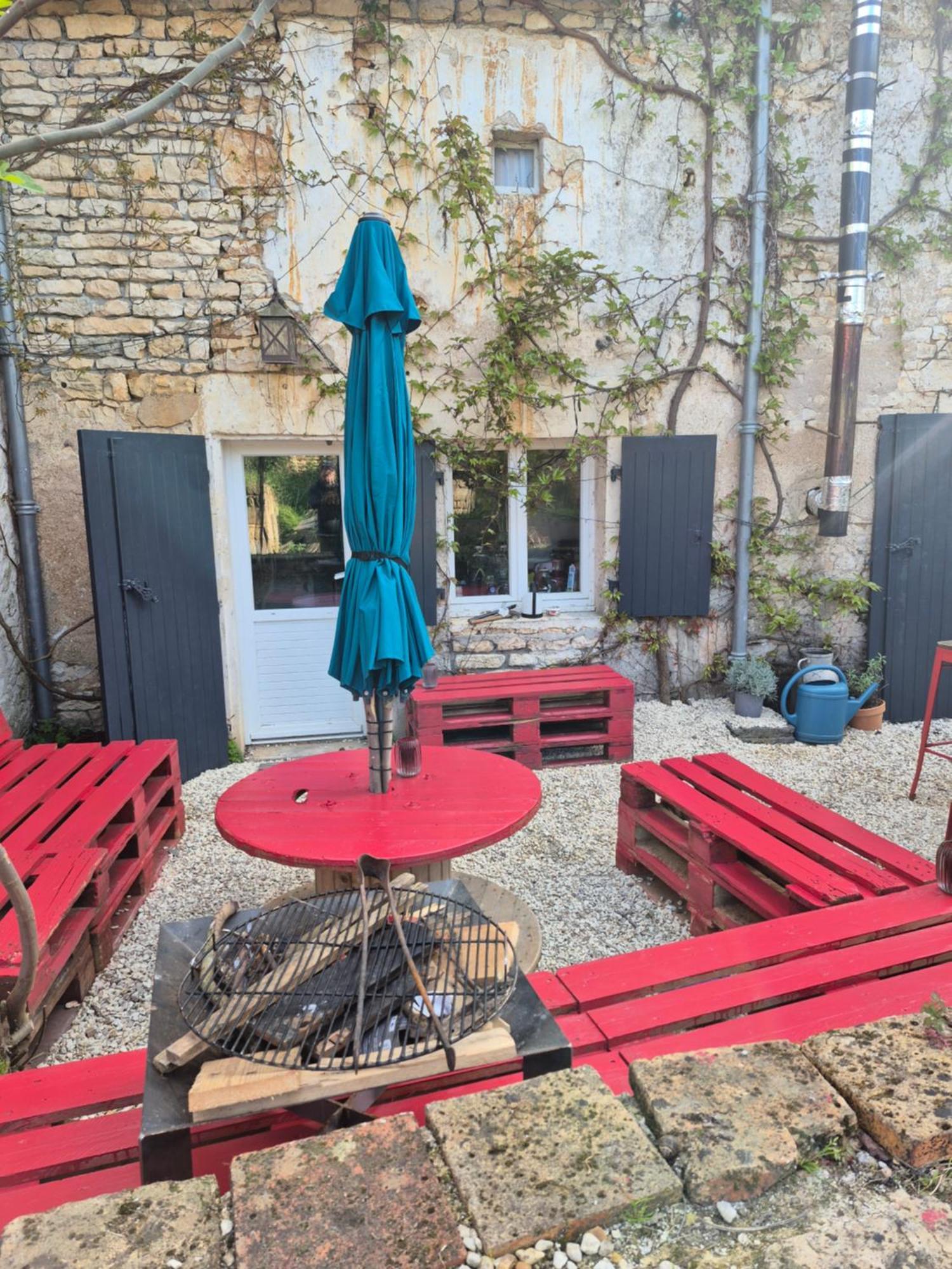 Nid Charentais Angouleme Pool Jacuzzi